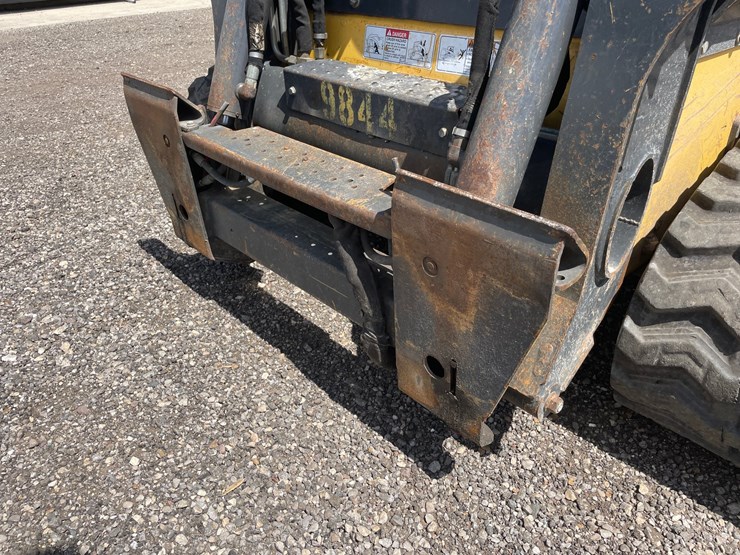 2018-new-holland-c232-image-9