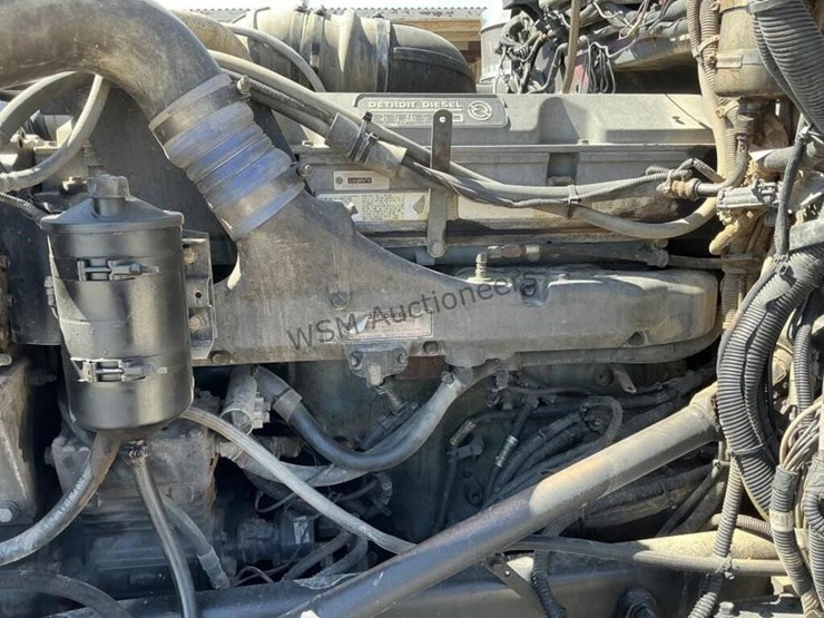 2000-peterbilt-379-image-14