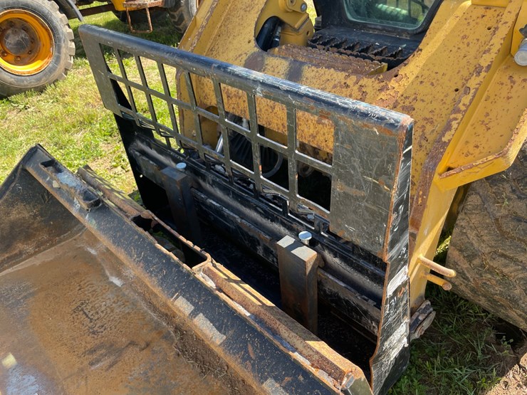 2020-caterpillar-246d3-image-11