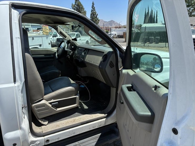 2008-ford-f250-xl-image-11