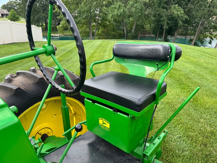 john-deere-70-image-21