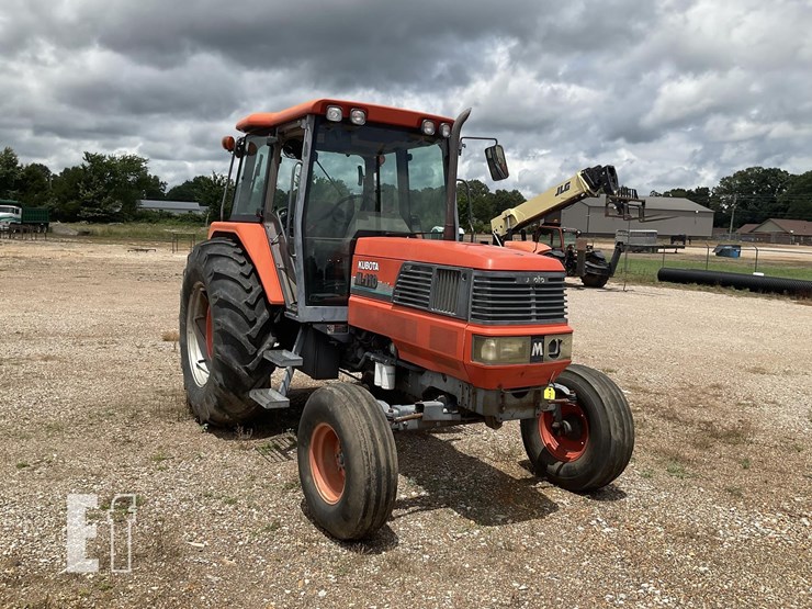 kubota-m110-image-1