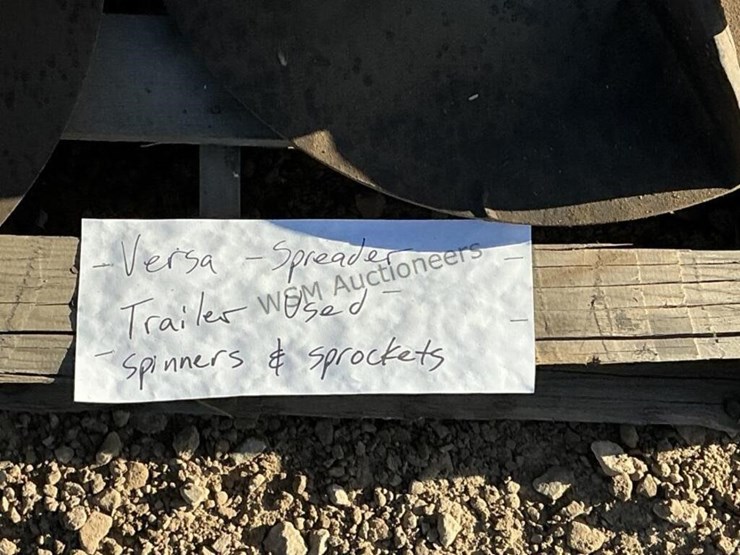 pallet-of-drive-shafts-&-spinners-for-spreader-image-8