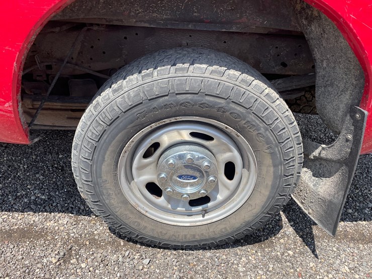 2013-ford-f250-xl-image-11