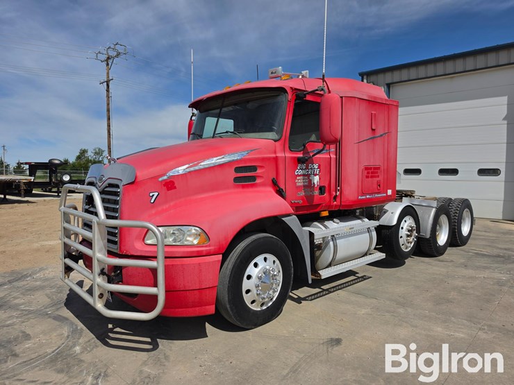2006-mack-cxn613-vision-tri/a-truck-tractor-image-1