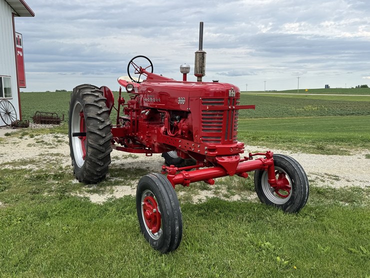 1954-farmall-international-300-image-2
