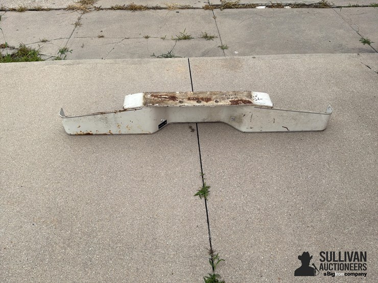 chevrolet-short-box-step-side-pickup-steel-bumper-image-2