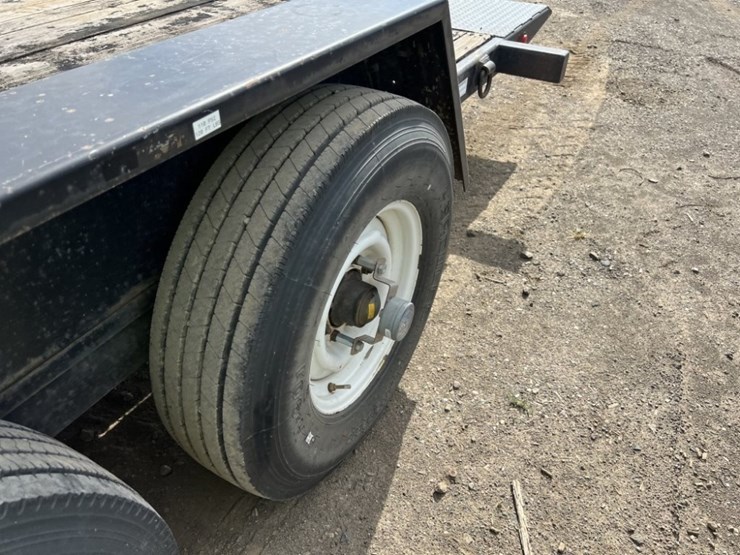 2000-walton-20'-t/a-equipment-trailer-image-12