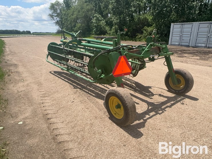 john-deere-700-image-7