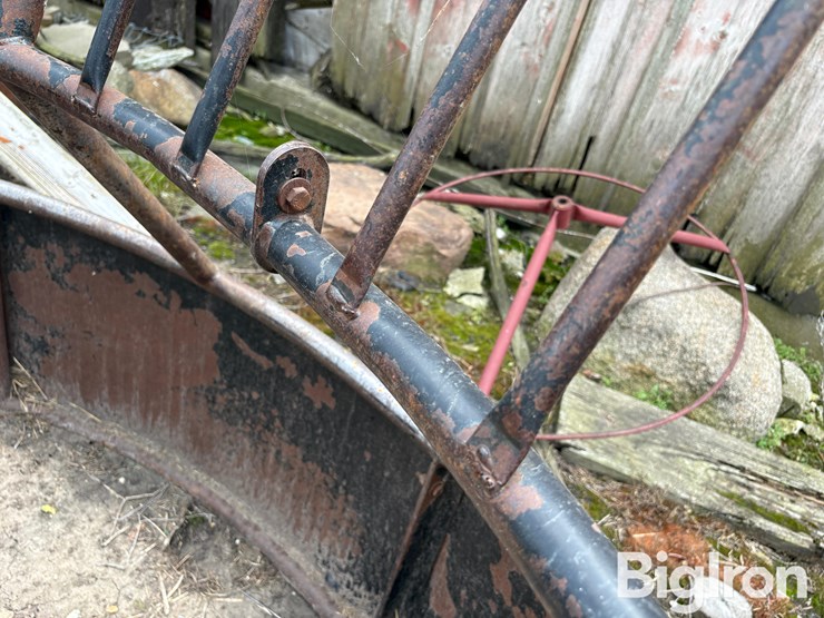 round-bale-feeder-image-9