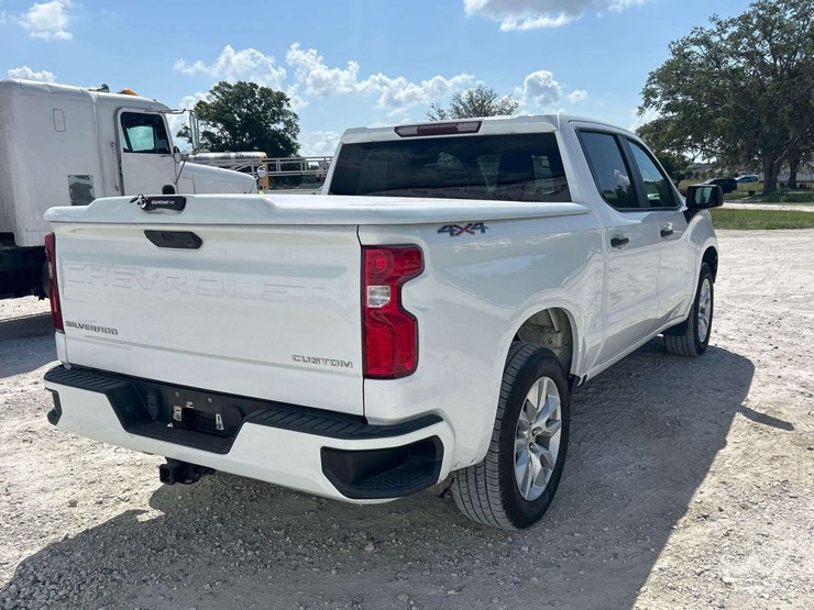 2022-chevrolet-silverado-1500-image-3