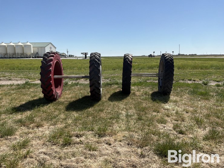 miller-sprayer-wheels-&-380/90r46-tires-image-2