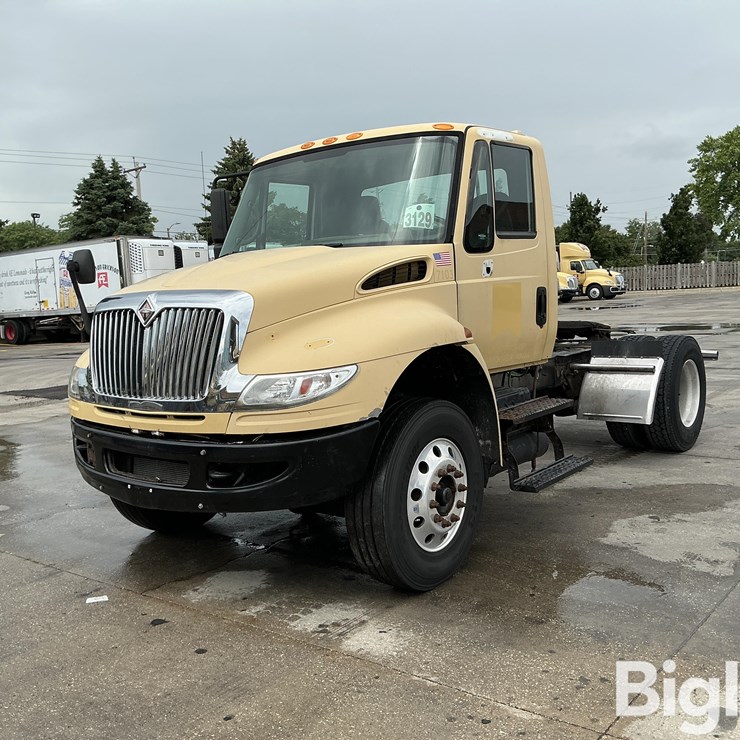 2009 INTERNATIONAL DURASTAR 4400