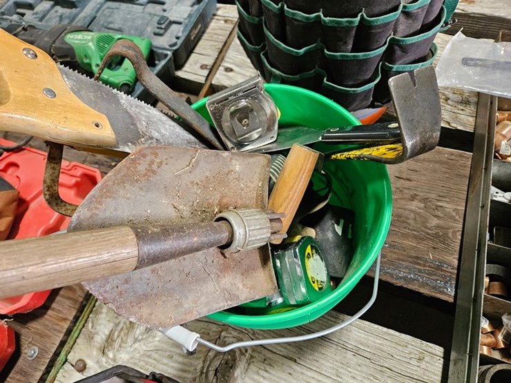 #141-•-large-assortment-of-hand-tools-image-6