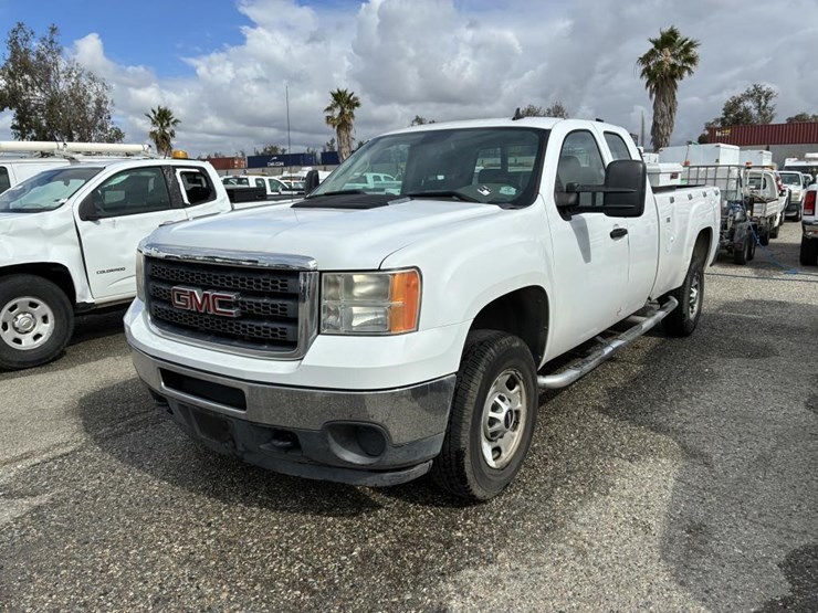2012-gmc-sierra-2500-image-1
