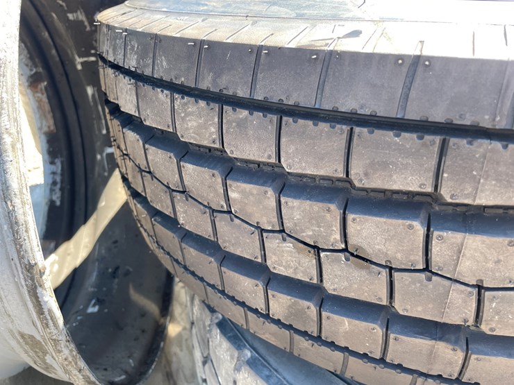 #2848-•-(2)-tires-on-rims-with-spare-rims-image-6