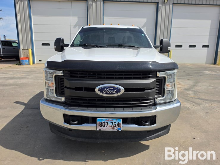 2017-ford-f250-xl-image-2