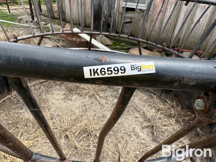 round-bale-feeder-image-16