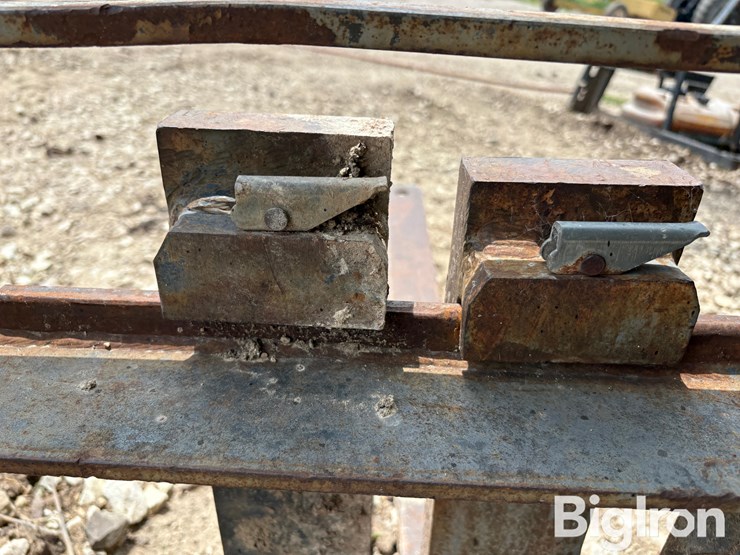 skid-steer-fork-attachment-image-8