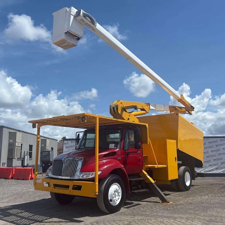 2013 INTERNATIONAL DURASTAR 4300