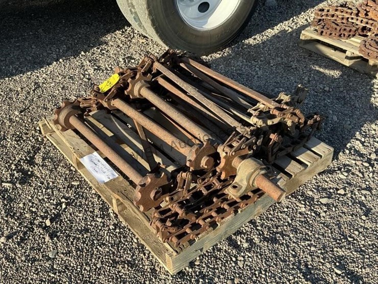 pallet-of-international-spreader-truck-floor-image-1