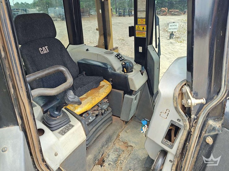 2016-caterpillar-d6h-image-4