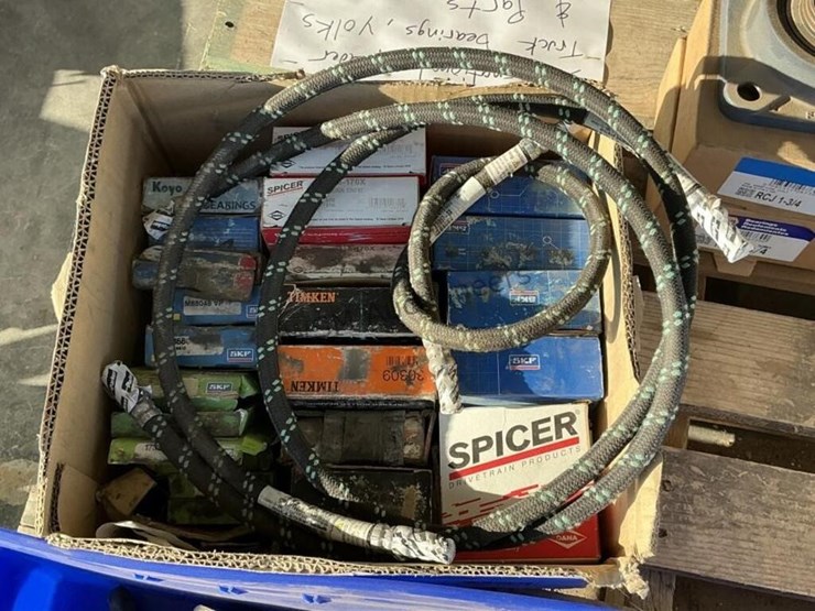 pallet-of-international-spreader-truck-bearing,-image-5
