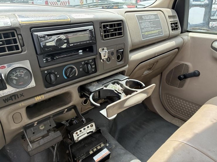 2002-ford-f550-image-23
