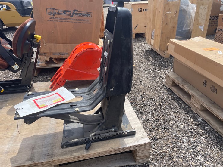 #2780-•-john-deere-seat-base-image-1