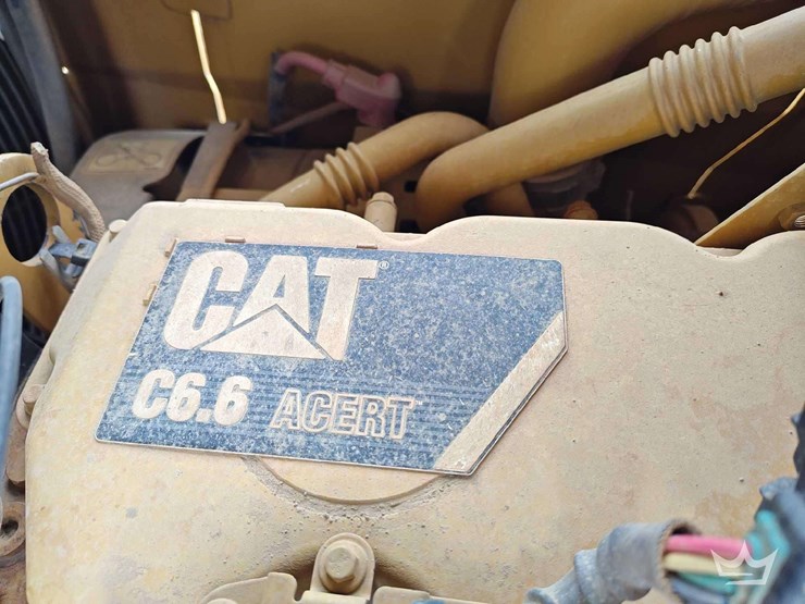 2016-caterpillar-d6h-image-28