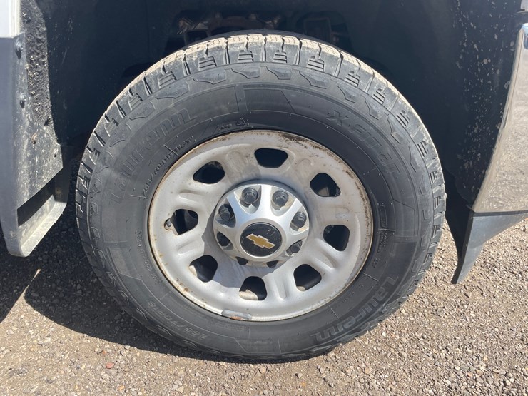 2017-chevrolet-3500hd-image-13
