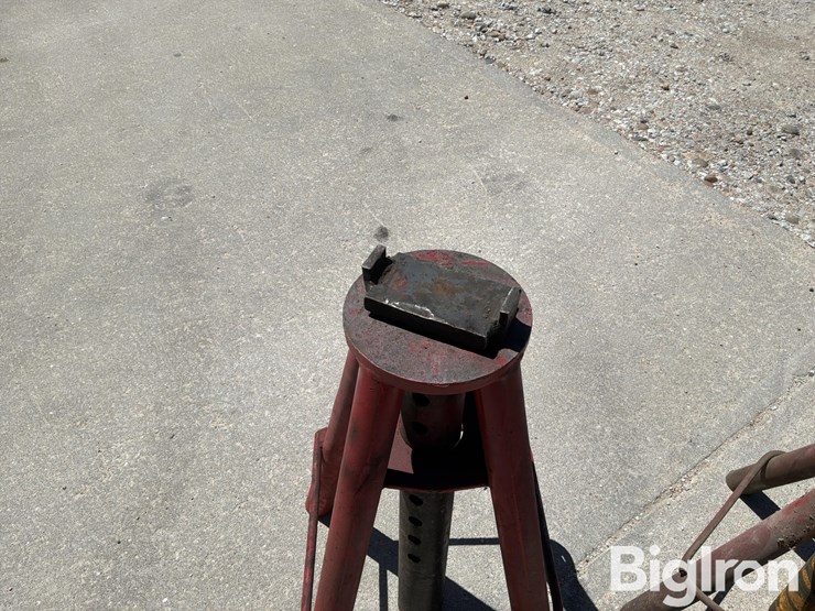 heavy-duty-jack-stands-image-9