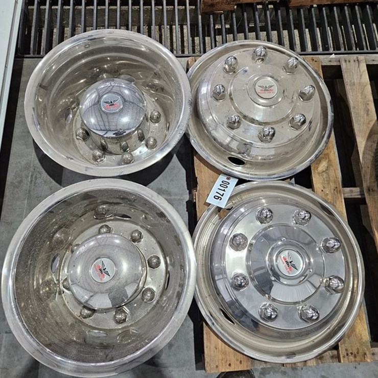 #176 • Phoenix Chrome Hub Cap Set