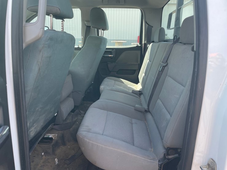2017-chevrolet-3500hd-image-23