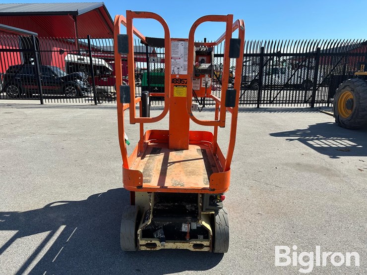 2016-jlg-1230es-image-6