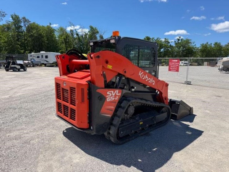 2022-kubota-svl65-2-image-3