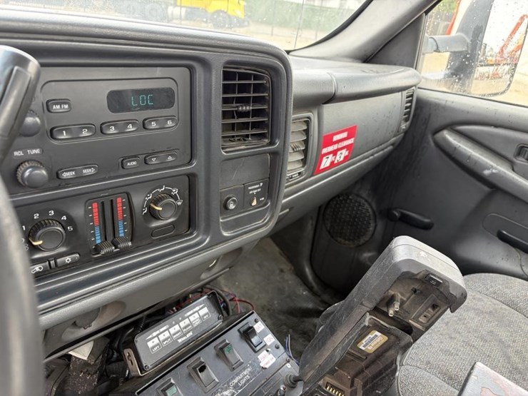 2007-gmc-3500hd-image-17