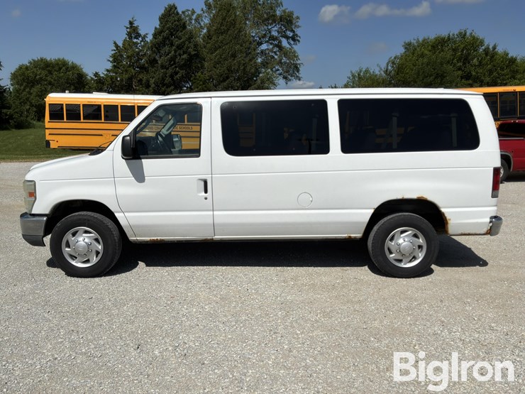 2010-ford-e350-xlt-image-8