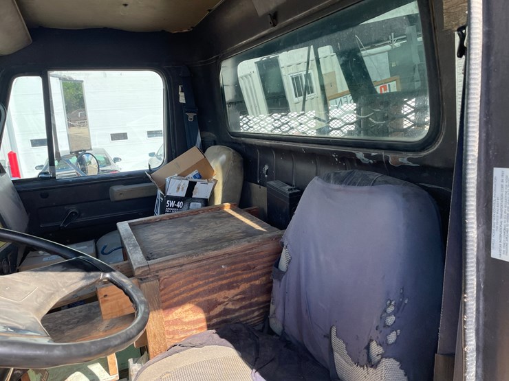 1990-international-durastar-4400-image-28