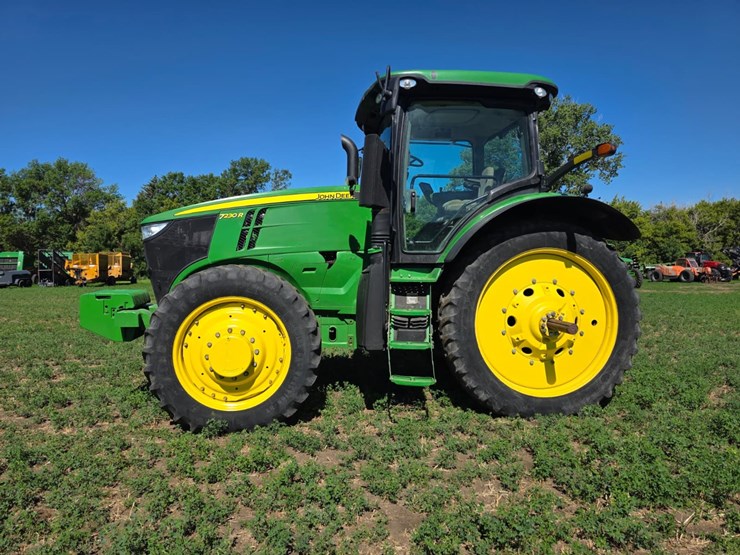 john-deere-7230r-image-6