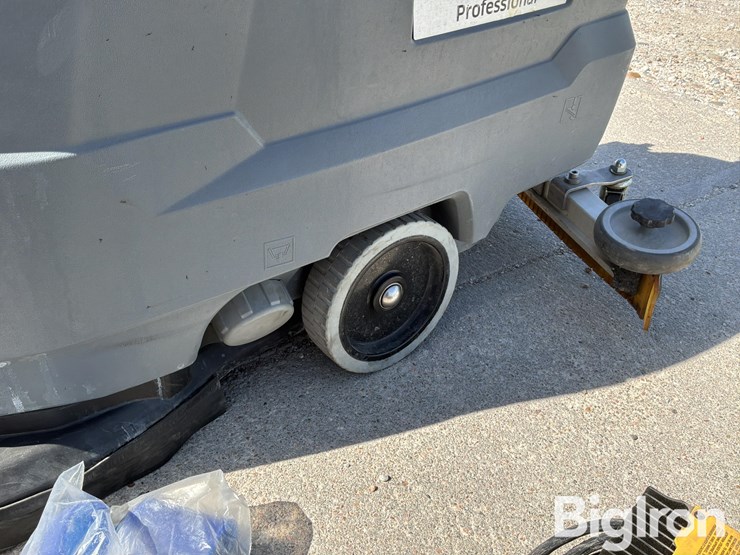 karcher-professional-floor-cleaner-image-15