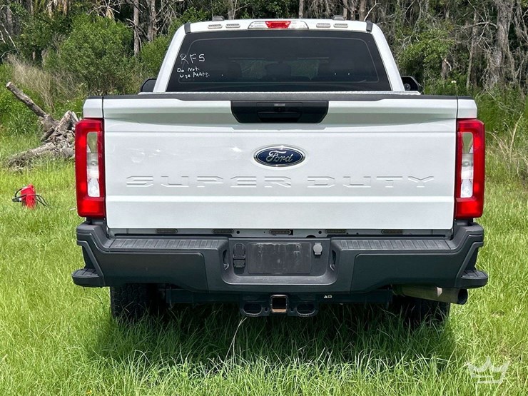 2023-ford-f250-image-23