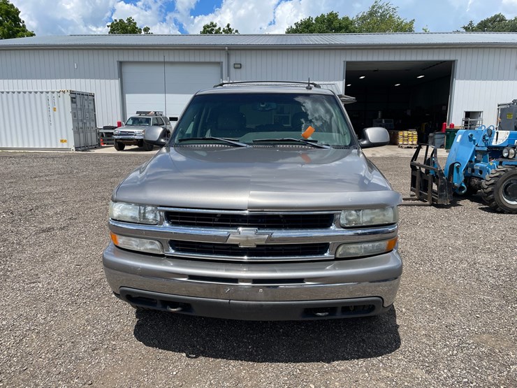 2003-chevrolet-tahoe-image-3