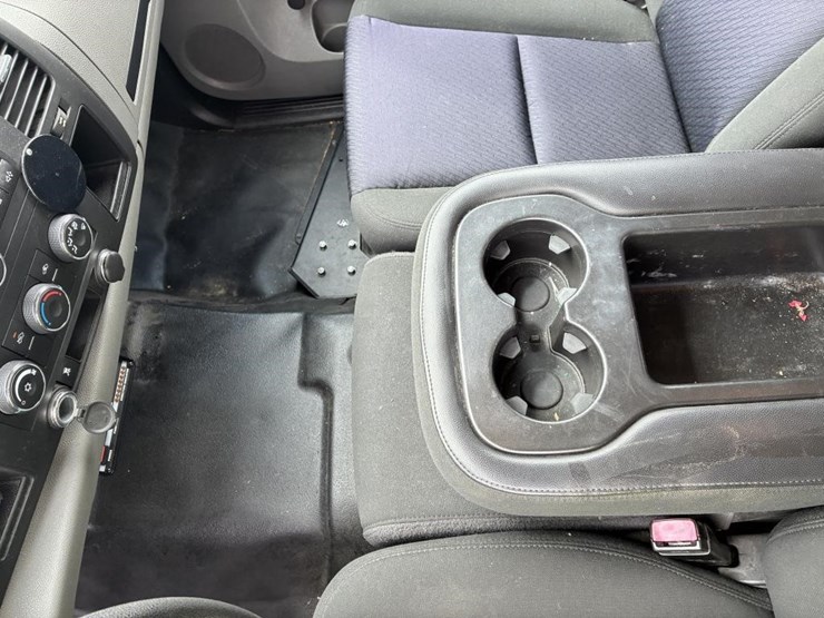 2011-chevrolet-1500-image-17