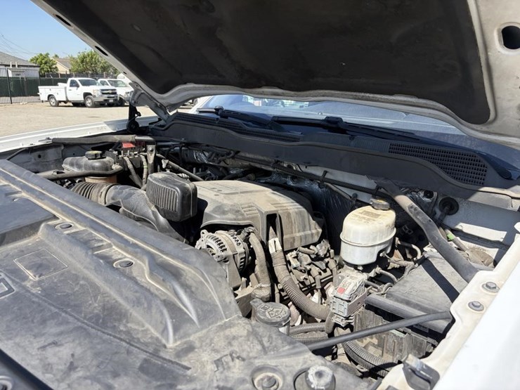2016-chevrolet-silverado-3500-image-8