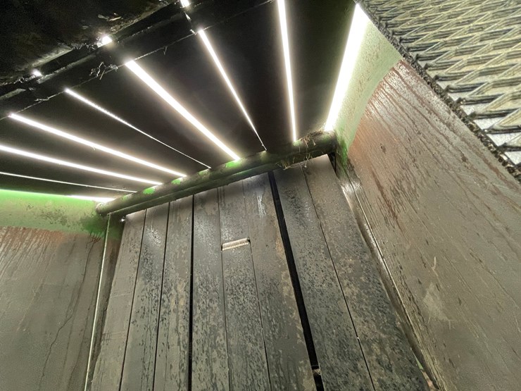 john-deere-566-image-12