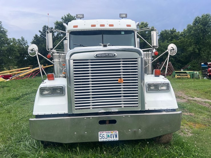 #2031-•-freightliner-image-3