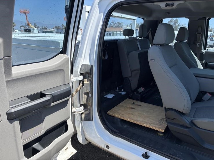 2017-ford-f350-image-13