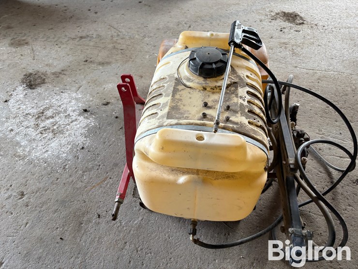 40-gal-3-pt-sprayer-w/8'-boom-&-24-gal-tank-image-5