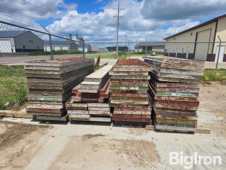 8'-concrete-wall-forms-image-4